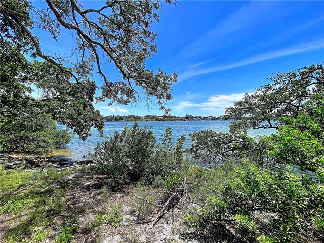 1275 MICKLER LANE, Tarpon Springs, FL 34689