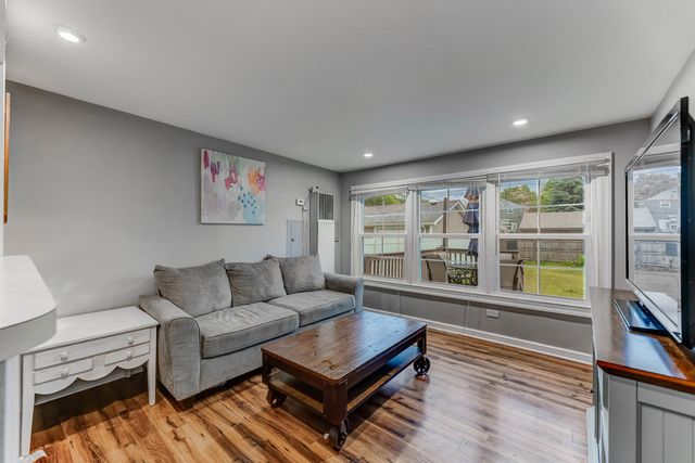 9116 S 53rd Court, Oak Lawn, IL 60453