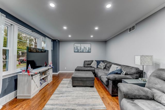 9116 S 53rd Court, Oak Lawn, IL 60453