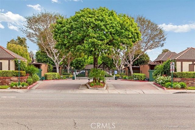 3683 S Bear J, Santa Ana, CA 92704