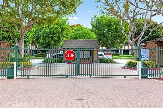 3683 S Bear J, Santa Ana, CA 92704