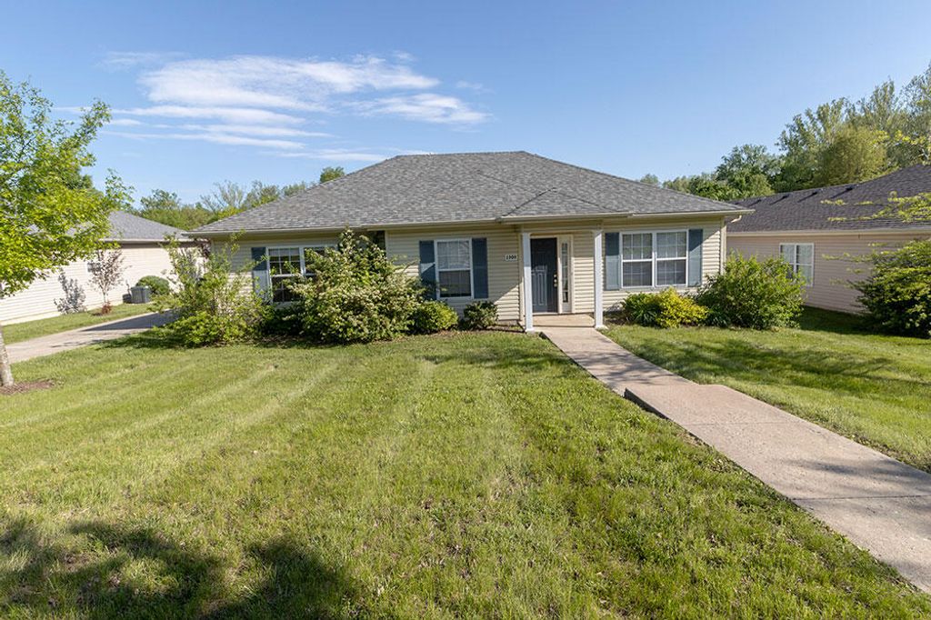 1900 FIELD ST, Columbia, MO 65203