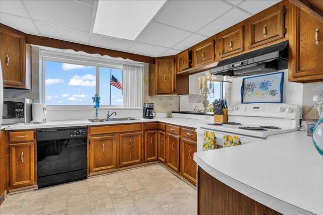 7226 Lakeview Drive, Lexington, MI 48450