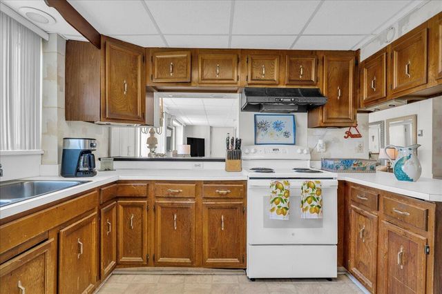 7226 Lakeview Drive, Lexington, MI 48450