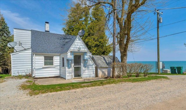 7226 Lakeview Drive, Lexington, MI 48450