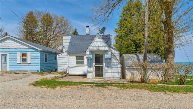 7226 Lakeview Drive, Lexington, MI 48450