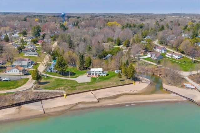 7226 Lakeview Drive, Lexington, MI 48450