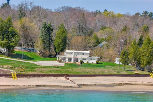 7226 Lakeview Drive, Lexington, MI 48450