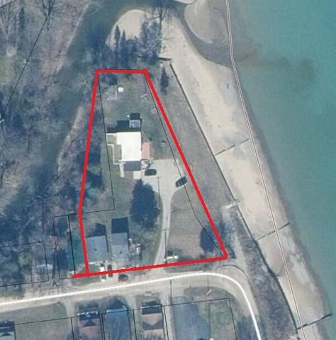 7226 Lakeview Drive, Lexington, MI 48450