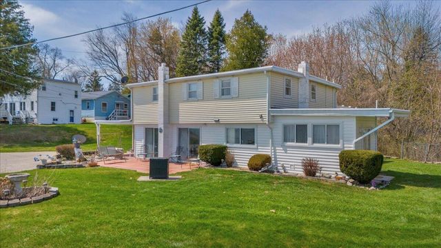 7226 Lakeview Drive, Lexington, MI 48450