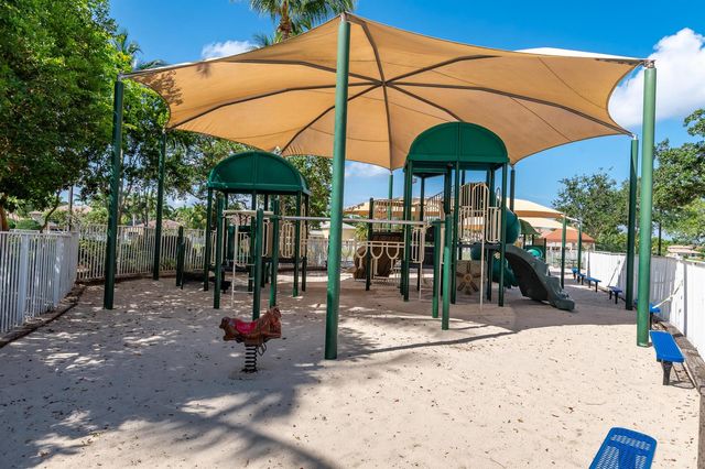 1252 Sabal Trail, Weston, FL 33327