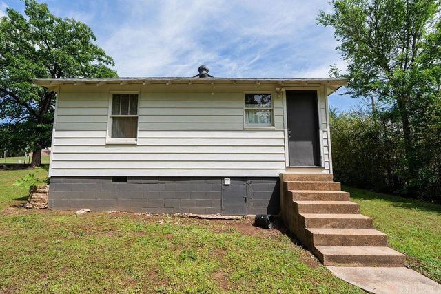 1323 W Searcy Street, Heber Springs, AR 72543