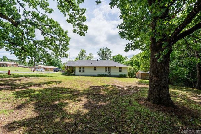 1323 W Searcy Street, Heber Springs, AR 72543