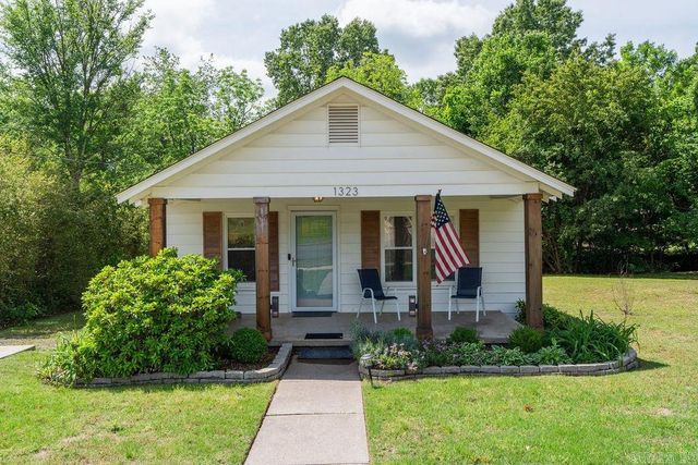1323 W Searcy Street, Heber Springs, AR 72543