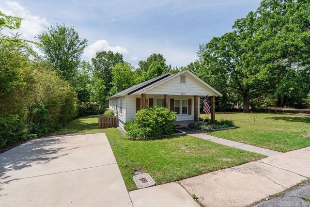 1323 W Searcy Street, Heber Springs, AR 72543