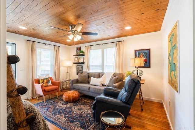 1323 W Searcy Street, Heber Springs, AR 72543