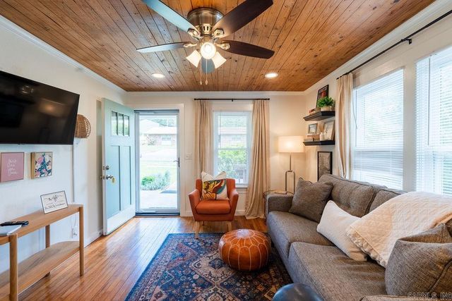 1323 W Searcy Street, Heber Springs, AR 72543