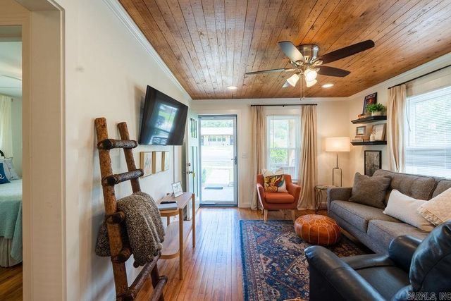 1323 W Searcy Street, Heber Springs, AR 72543