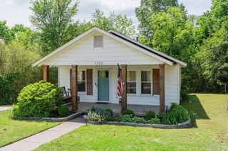 1323 W Searcy Street, Heber Springs, AR 72543