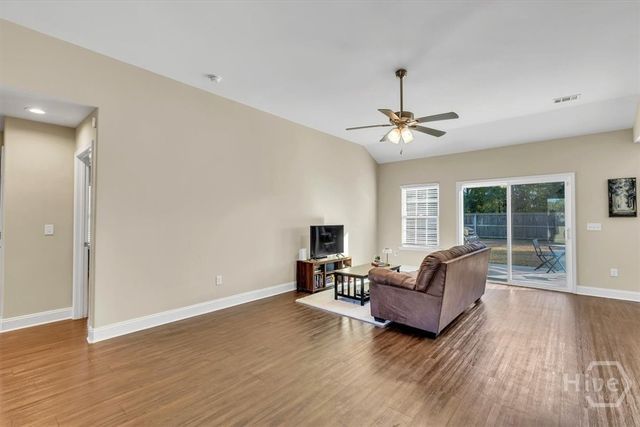 203 Bull Street, Glennville, GA 30427