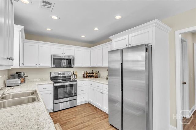 203 Bull Street, Glennville, GA 30427