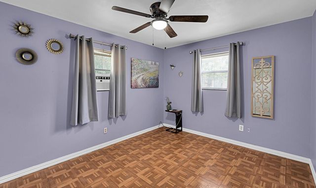 112 New Acres Drive, Hewitt, TX 76643