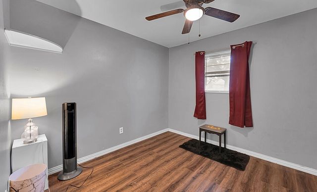 112 New Acres Drive, Hewitt, TX 76643