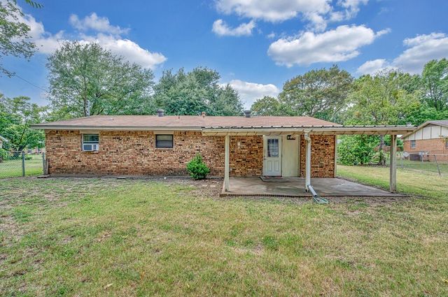 112 New Acres Drive, Hewitt, TX 76643