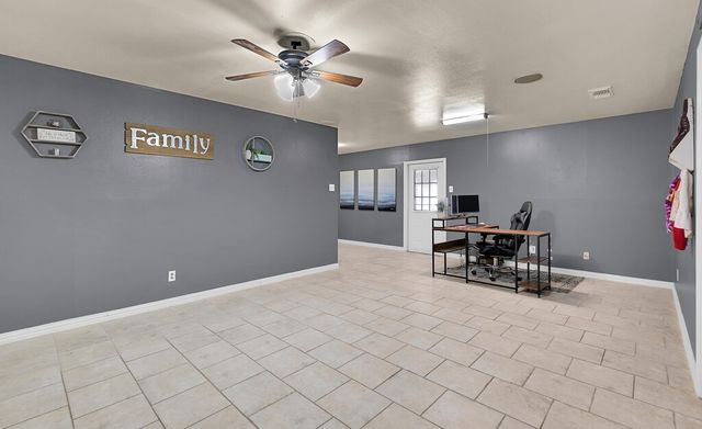 112 New Acres Drive, Hewitt, TX 76643