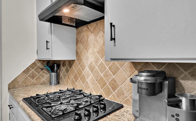 112 New Acres Drive, Hewitt, TX 76643