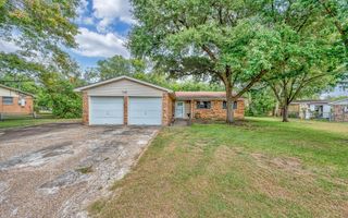 112 New Acres Drive, Hewitt, TX 76643