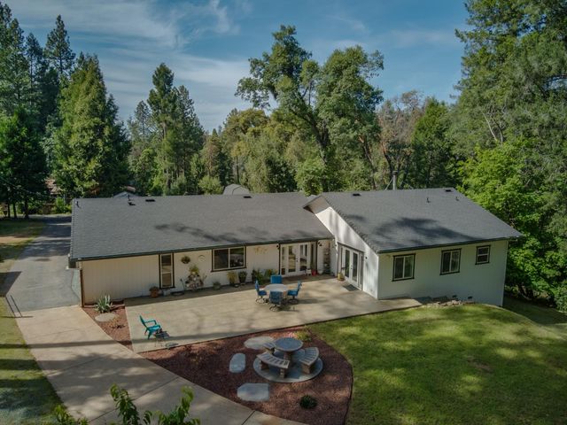 5257 Cold Springs Dr, Foresthill, CA 95631