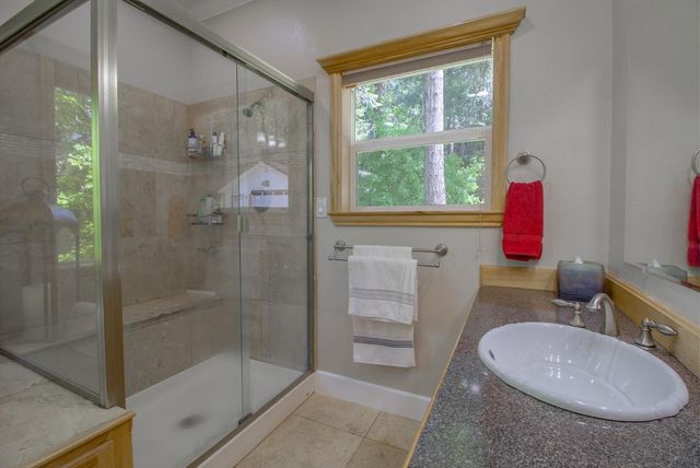 5257 Cold Springs Dr, Foresthill, CA 95631