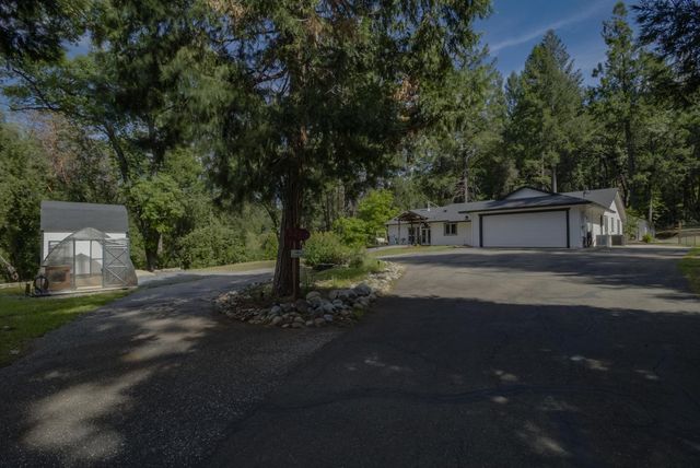 5257 Cold Springs Dr, Foresthill, CA 95631