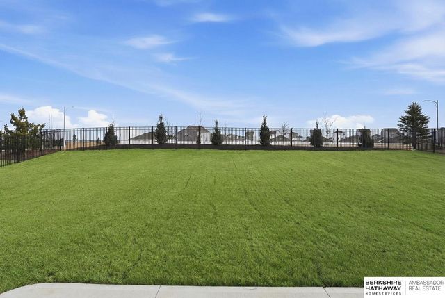 4807 N 192nd Avenue, Elkhorn, NE 68022