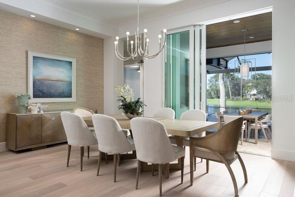 Image 15 of property listing at 14047 LAKE PRICE DRIVE, Orlando, FL 32826