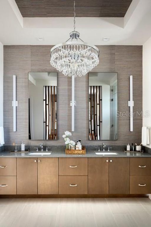 Image 20 of property listing at 14047 LAKE PRICE DRIVE, Orlando, FL 32826