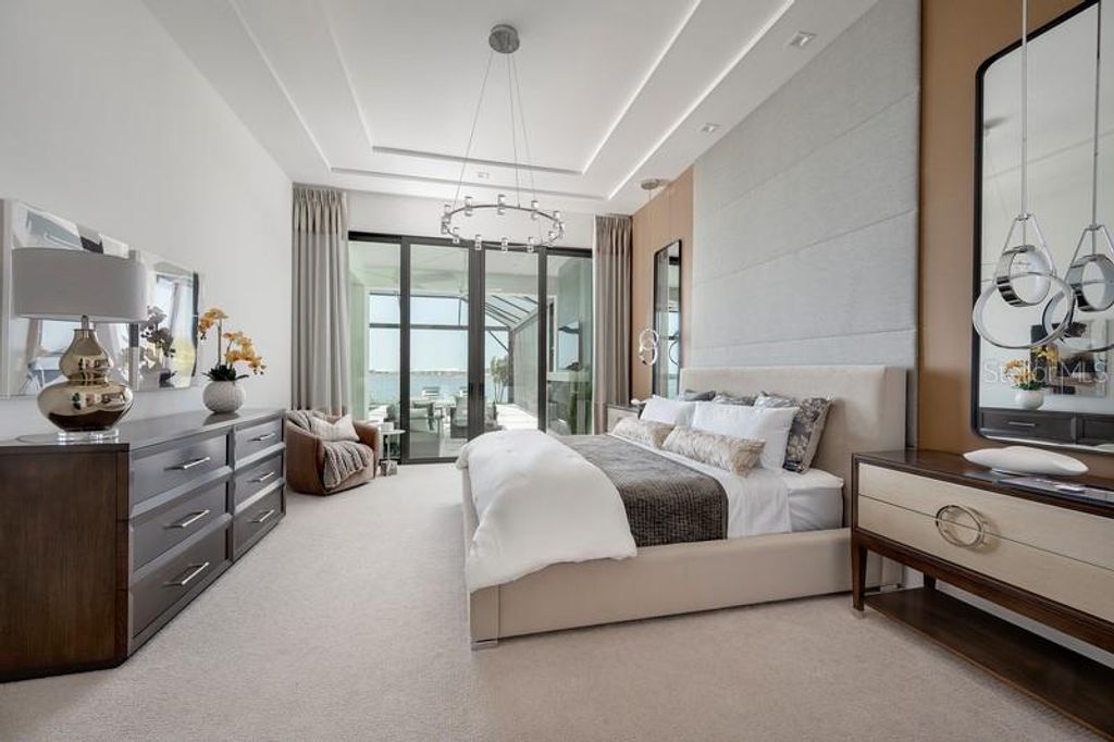 Image 21 of property listing at 14047 LAKE PRICE DRIVE, Orlando, FL 32826