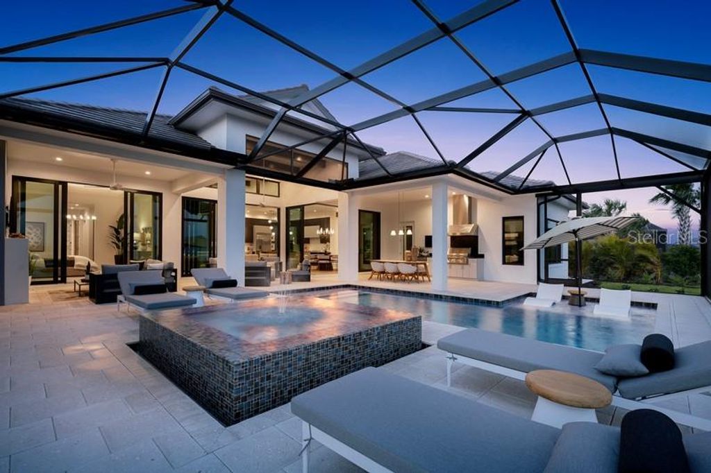 Image 22 of property listing at 14047 LAKE PRICE DRIVE, Orlando, FL 32826