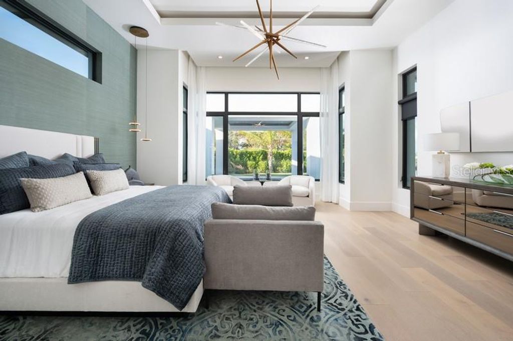 Image 6 of property listing at 14047 LAKE PRICE DRIVE, Orlando, FL 32826