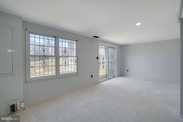 12346 WOODLAWN CT, Woodbridge, VA 22192