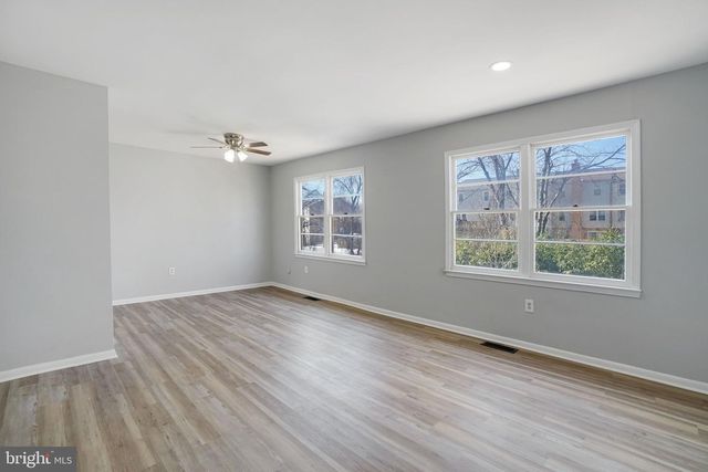 12346 WOODLAWN CT, Woodbridge, VA 22192