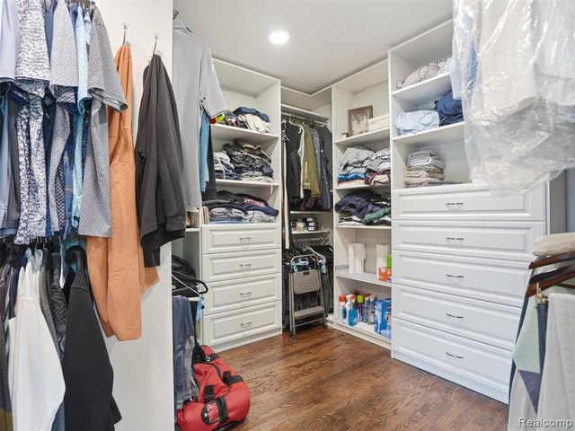 7475 Pinehurst Circle, Bloomfield Hills, MI 48301