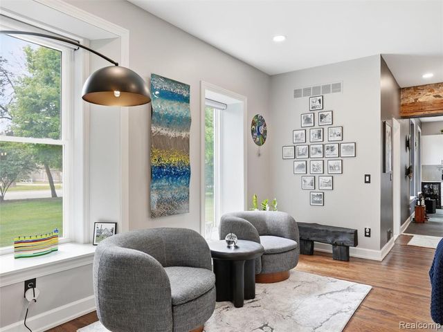 7475 Pinehurst Circle, Bloomfield Hills, MI 48301