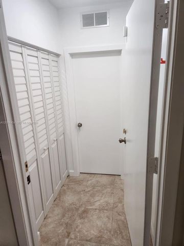 6524 NW 188th Lane, Hialeah, FL 33015