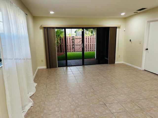 6524 NW 188th Lane, Hialeah, FL 33015