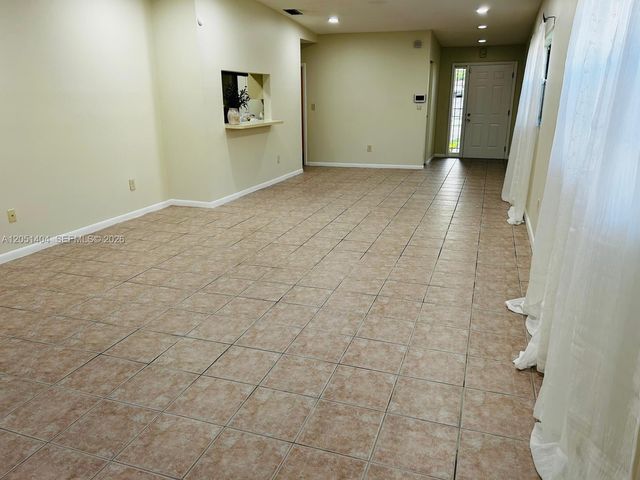6524 NW 188th Lane, Hialeah, FL 33015