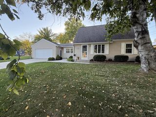 W160N8969 Madison AVENUE, Menomonee Falls, WI 53051