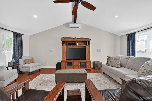 900 Cornelia Drive SE, Huntsville, AL 35802