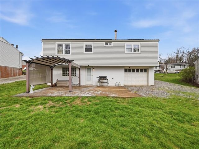 134 York Way, Center Twp, PA 15061